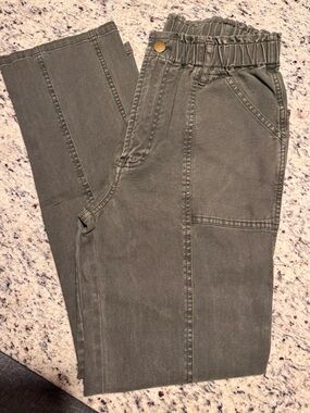 Like new YFB High-Waist Utility Jogger Pants in Olive